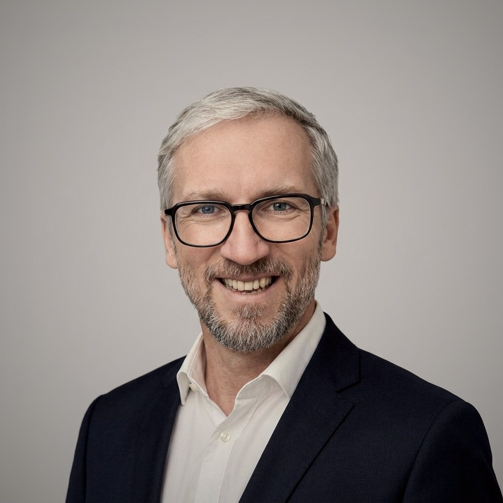 Adam Kurzok — Co-founder & Managing Partner, AVE MUNDO
